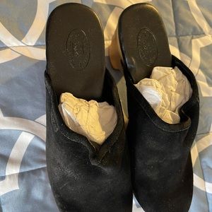 Black suede clog no box
